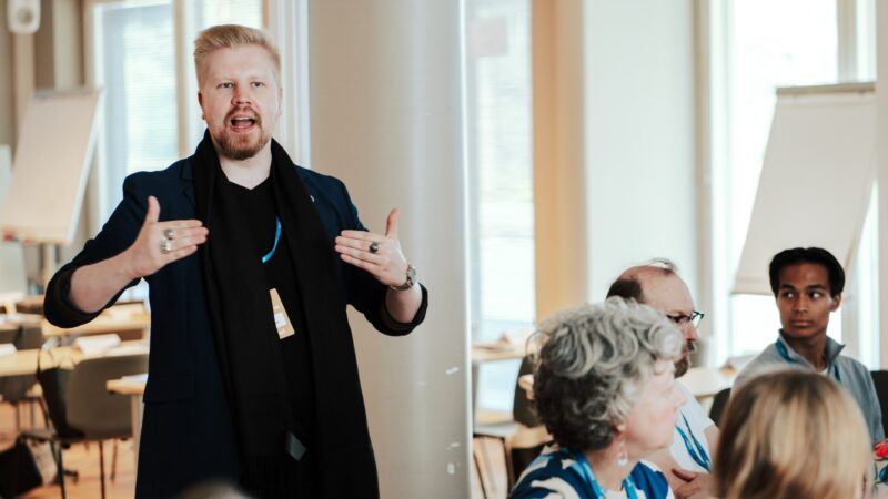 Vakuuta ja vaikuta hissipuheella