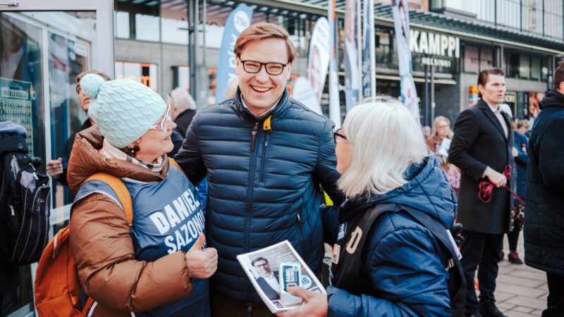 Kokoomuksen alue- ja kuntapolitiikan saavutukset näkyviksi